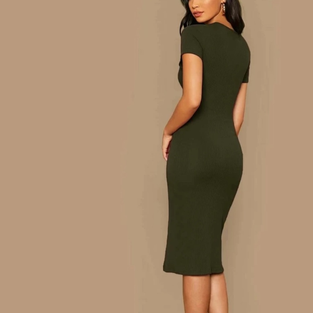 Minimalist Short sleeve bodycon midi dress slit olive green - Picture 2 of 6